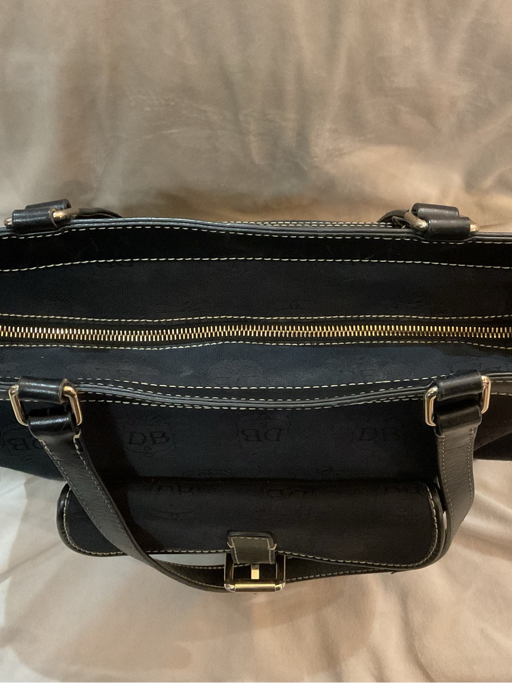 Dooney &Bourke East/West Shoulder Bag - Picture 6 of 7